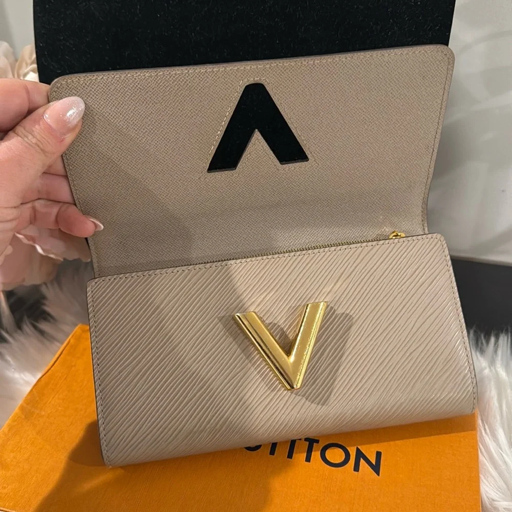 Louis Vuitton Beige Epi Leather Wallet with Gold LV Logo